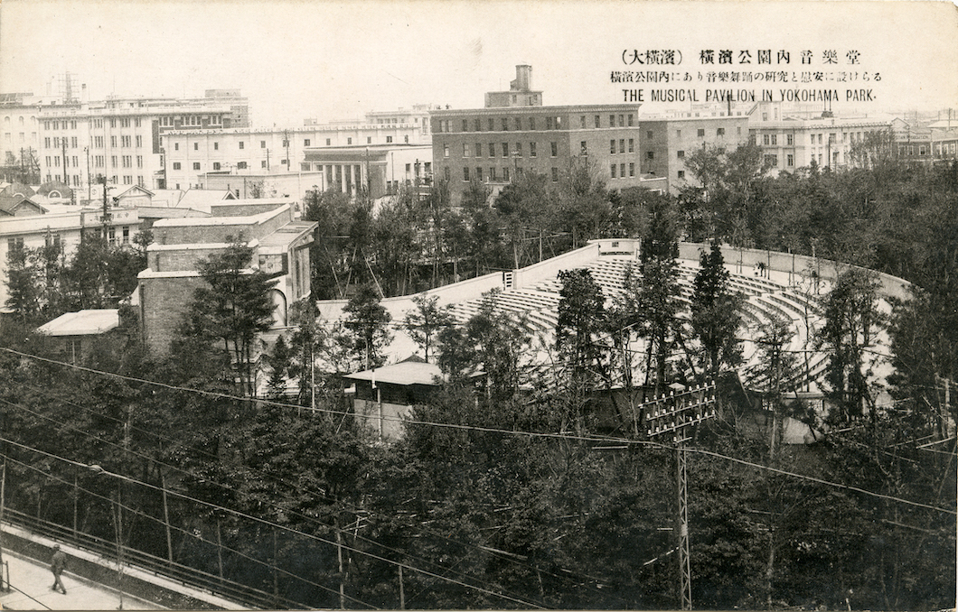 横浜公園内音楽堂