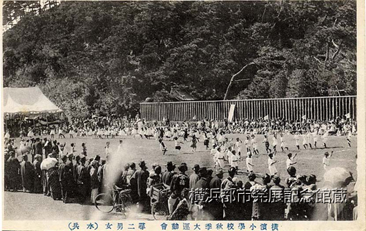 横浜小学校秋季大運動会　尋二男女（水兵）